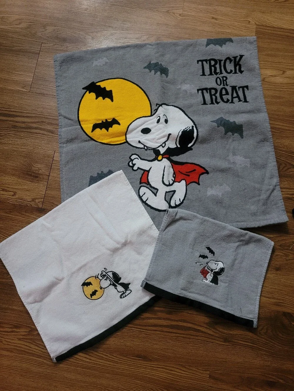 NWOT Snoopy vampire towel set bath guest kids Halloween Peanuts